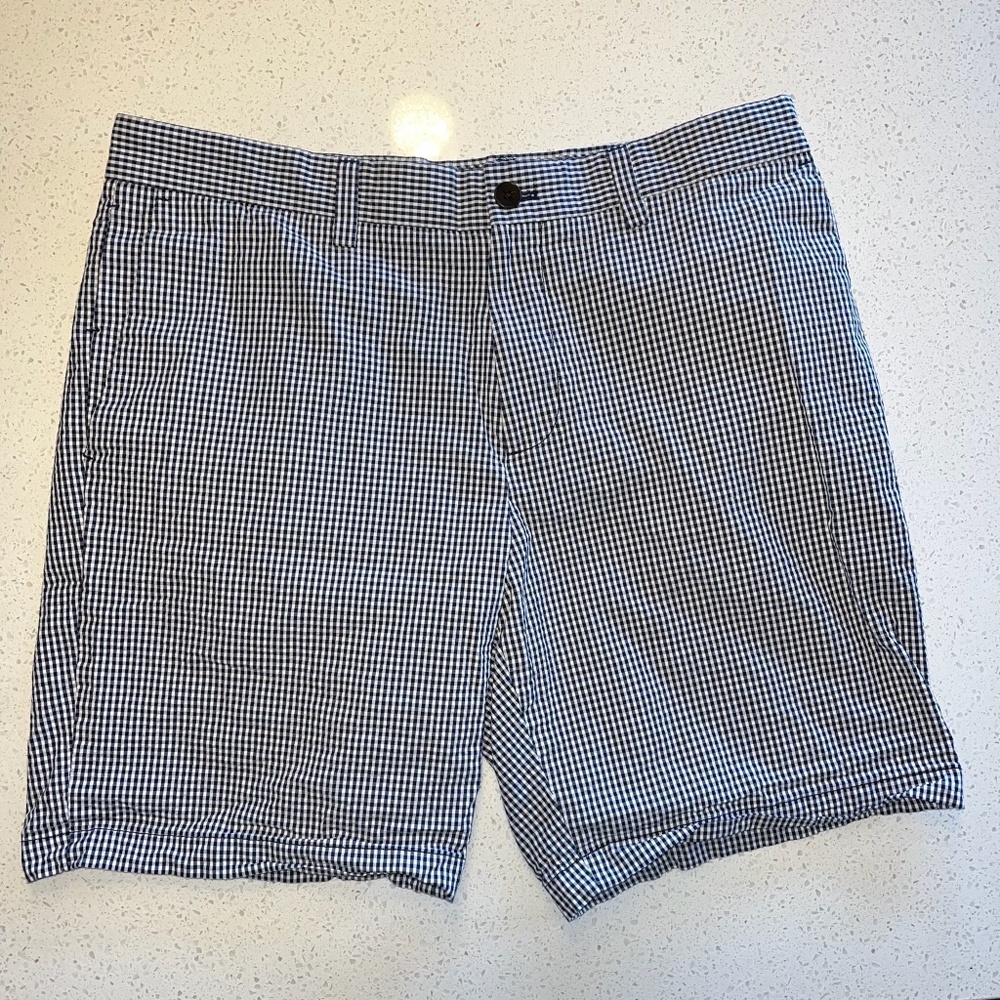 Banana Republic Men's checkered shorts